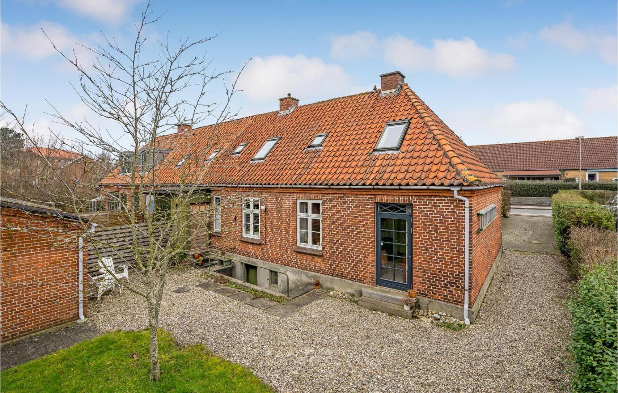 Lovely Home In Sonderborg With Kitchen エクステリア 写真